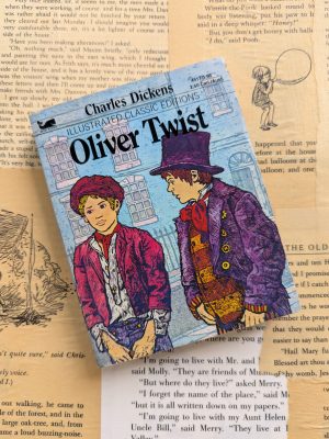 Oliver Twist by Charles Dickens - Illustrated Classic Editions