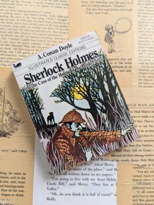 The Hound of the Baskervilles by Arthur Conan Doyle - Illustrated Classic Editions